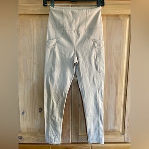 🧺FP Movement by Free People 7/8 leggings with double side pockets